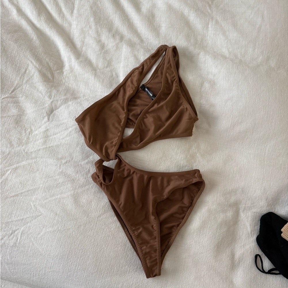 Pretty little think one piece strappy swimsuit